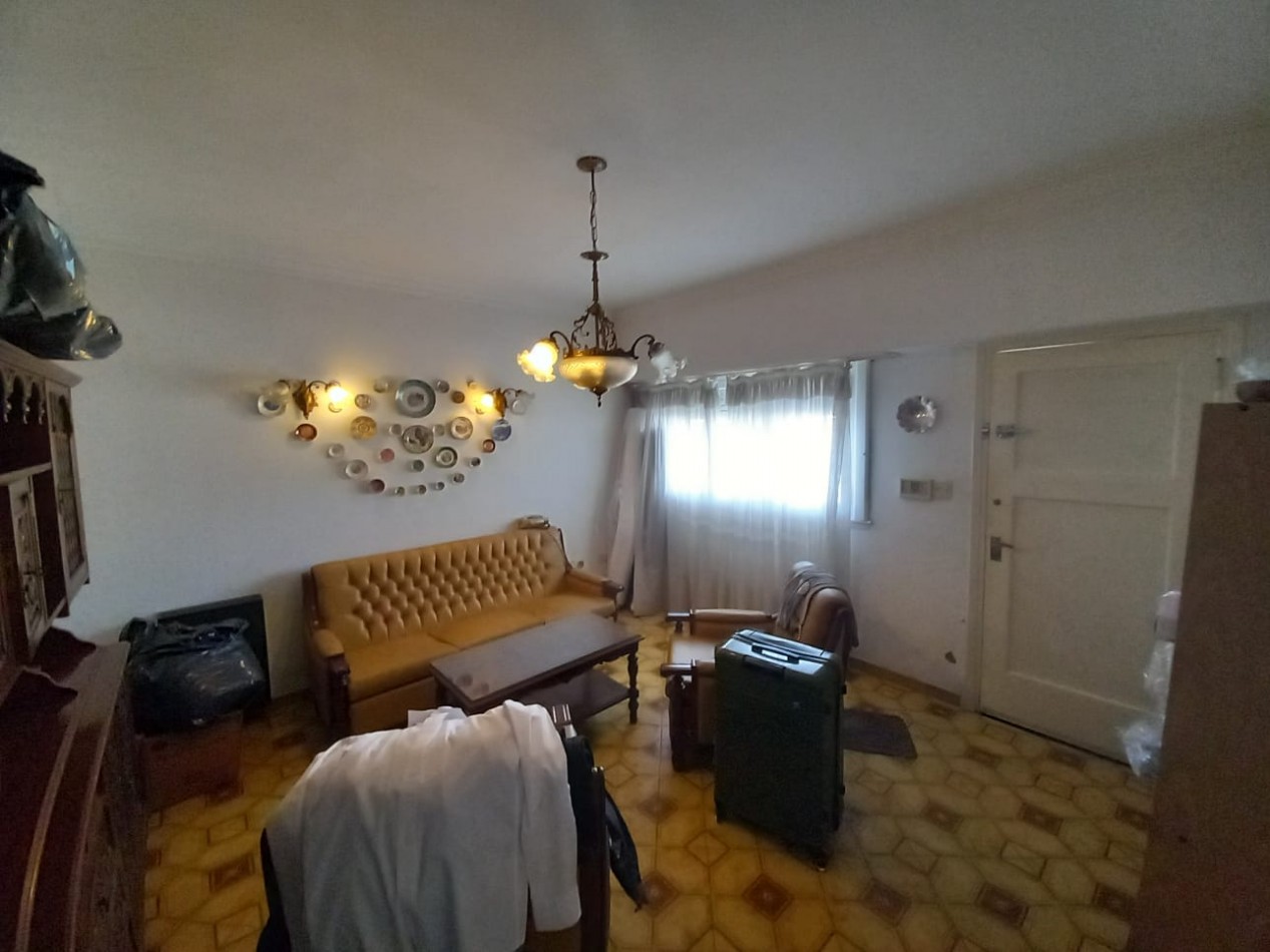 VENTA CASA 4 AMBIENTES S/LOTE PROPIO CON PATIO Y JARDIN