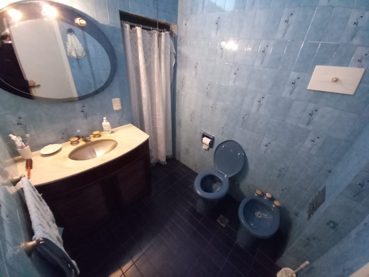 VENTA CASA 4 AMBIENTES S/LOTE PROPIO CON PATIO Y JARDIN