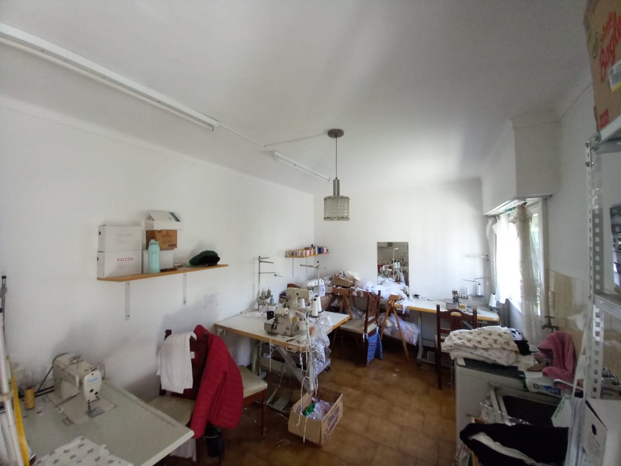 VENTA CASA 4 AMBIENTES S/LOTE PROPIO CON PATIO Y JARDIN