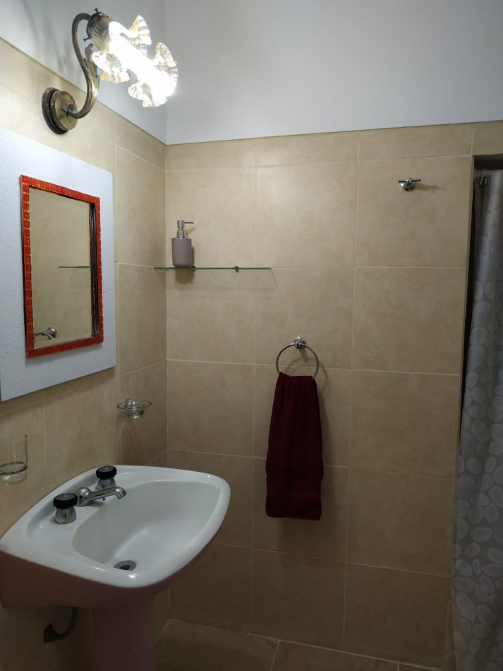 VENTA de 2 CASAS FRENTE AL MAR BARRIO SAN JACINTO-EXCELENTE INVERSION