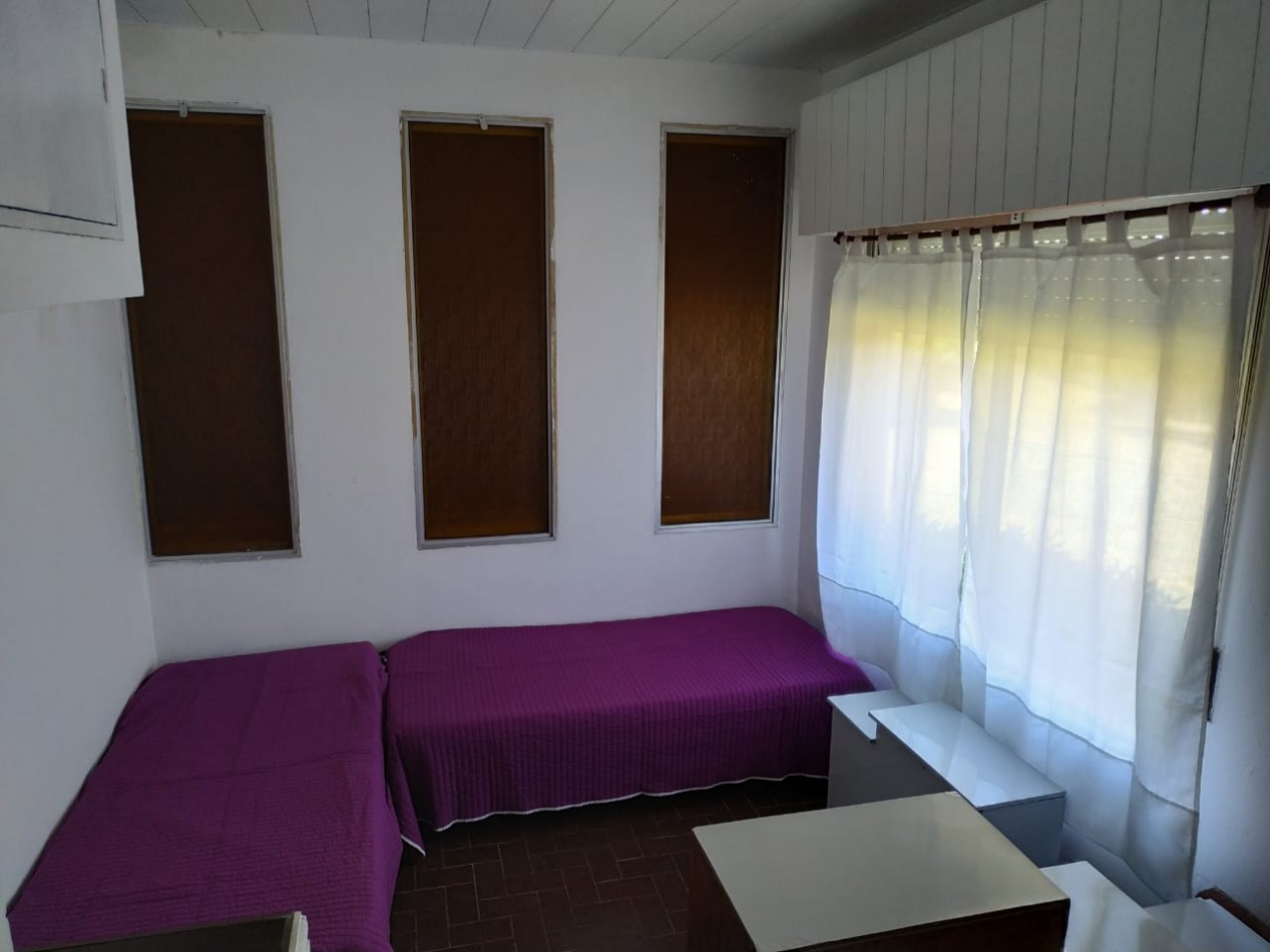 VENTA de 2 CASAS FRENTE AL MAR BARRIO SAN JACINTO-EXCELENTE INVERSION