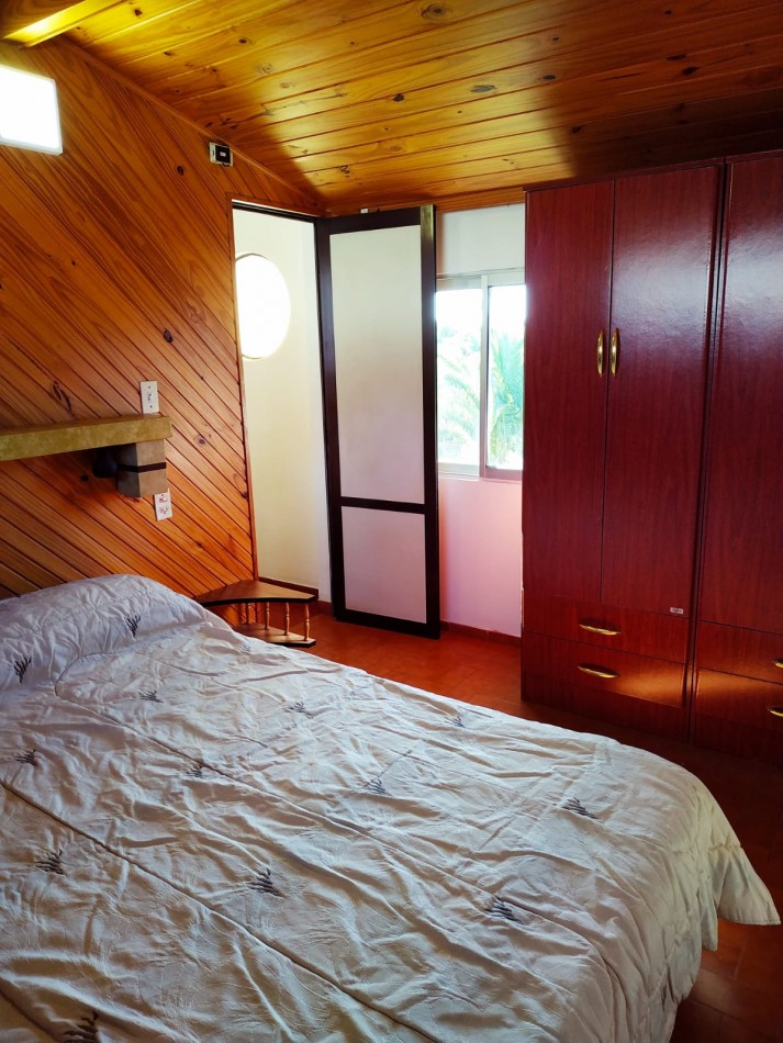 VENTA de 2 CASAS FRENTE AL MAR BARRIO SAN JACINTO-EXCELENTE INVERSION