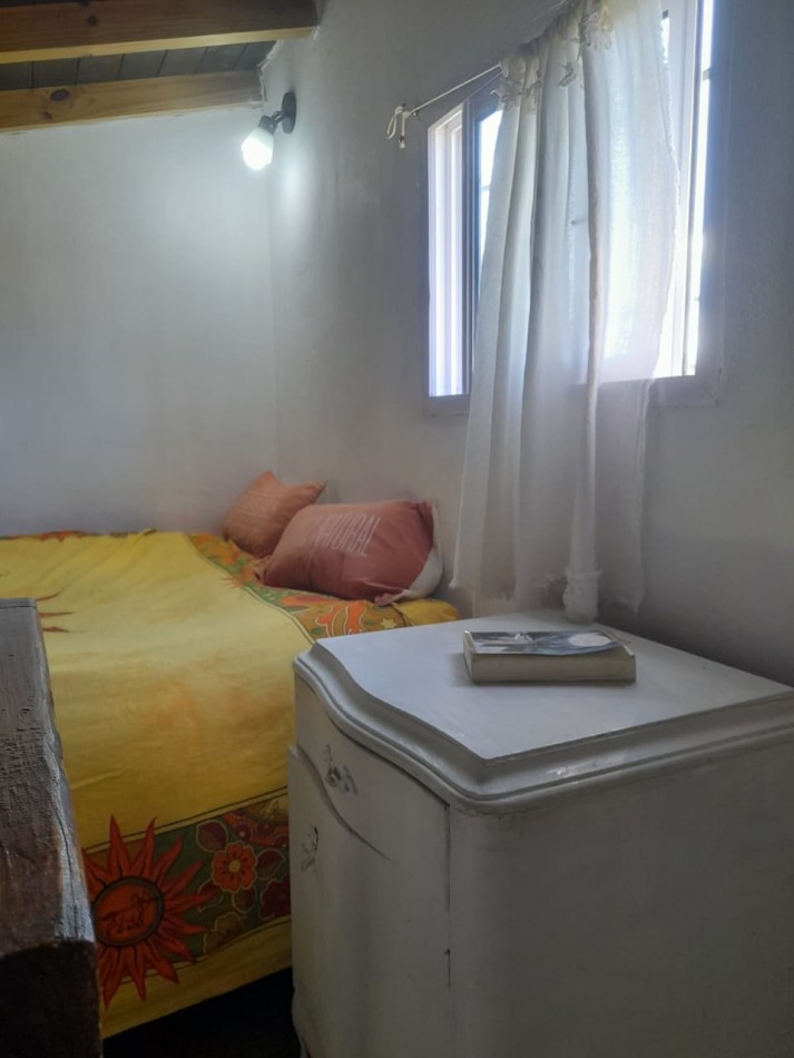 CASA MONOAMBIENTE EN DUPLEX A DOS CUADRAS DEL MAR: PARA DOS PERSONAS: FARO