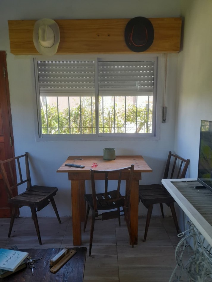 CASA MONOAMBIENTE EN DUPLEX A DOS CUADRAS DEL MAR: PARA DOS PERSONAS: FARO