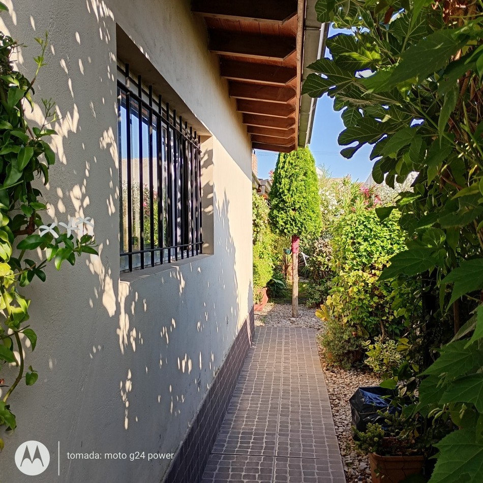 VENTA Casa Ph/ Loft Al Fondo dividido en  3amb. c/quincho/jardin/entrada 2 AUTOS