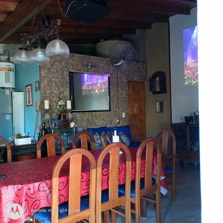 VENTA Casa Ph/ Loft Al Fondo dividido en  3amb. c/quincho/jardin/entrada 2 AUTOS