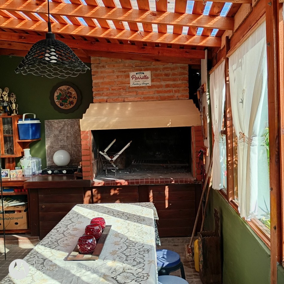 VENTA Casa Ph/ Loft Al Fondo dividido en  3amb. c/quincho/jardin/entrada 2 AUTOS