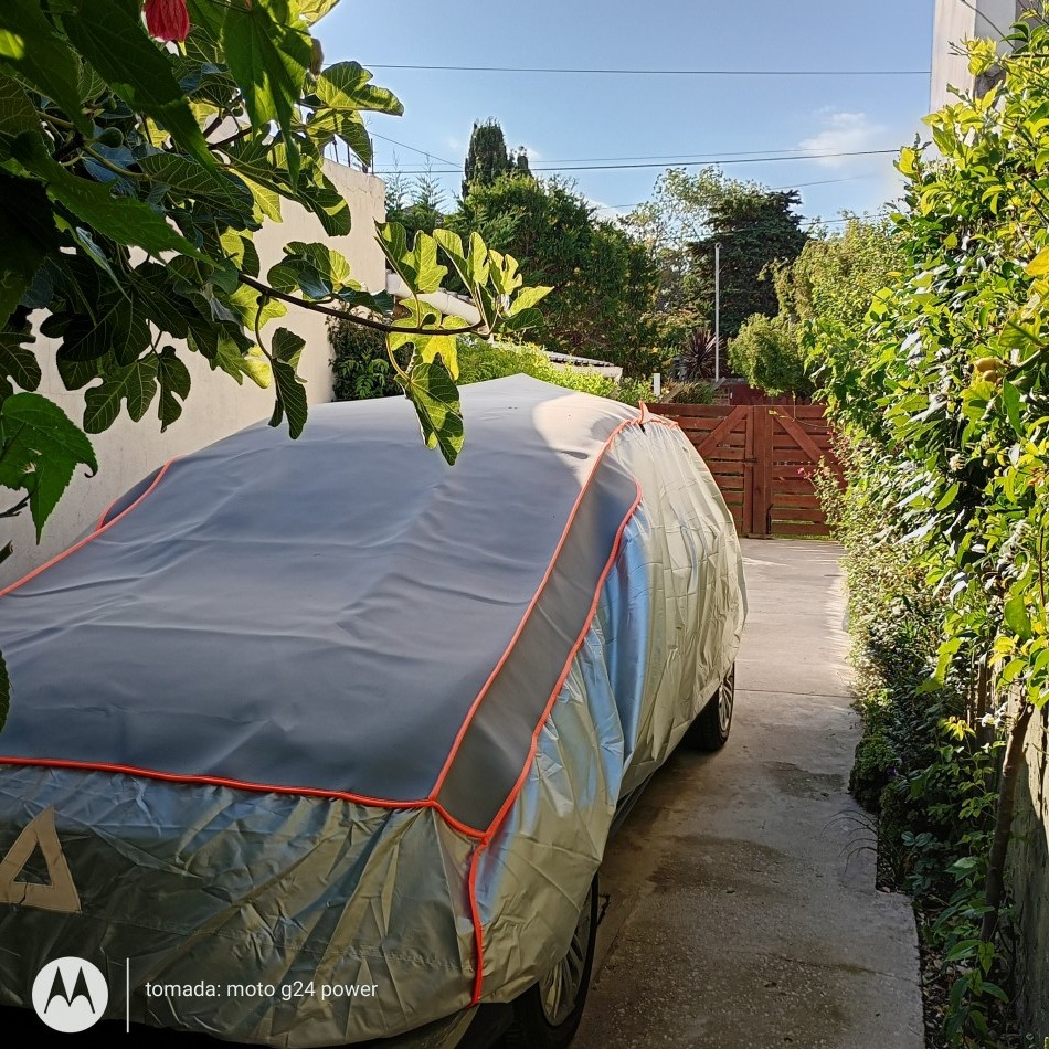 VENTA Casa Ph/ Loft Al Fondo dividido en  3amb. c/quincho/jardin/entrada 2 AUTOS