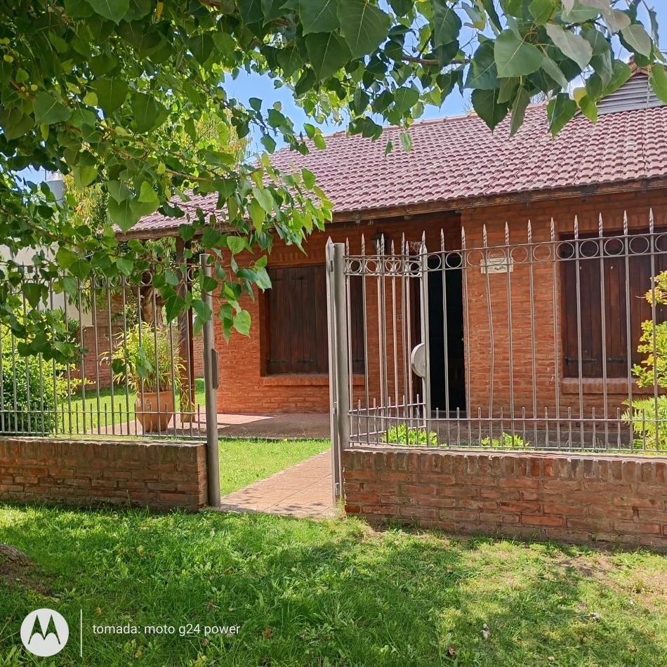 Venta Casa 3 Ambientes con Altillo 525M2 110 M2 CUBIERTOS