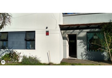 CASA 5 AMBIENTES 400 M2 FONDO CON PILETA EN LA CALETA