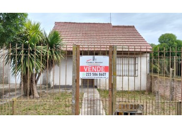 VENTA CASA 3 AMBIENTES  GARAGE PARQUE Y PARRILLA: 350M2 TOT.ZONA ALFAR