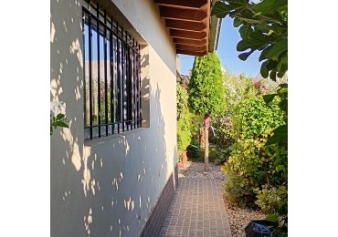 VENTA Casa Ph/ Loft Al Fondo dividido en  3amb. c/quincho/jardin/entrada 2 AUTOS